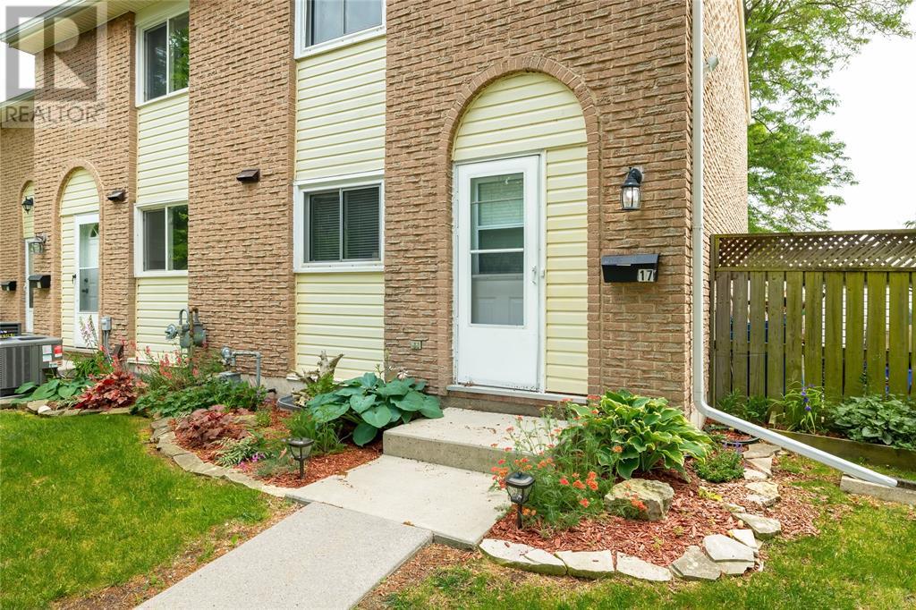 27 TURNER DRIVE UnitNo. 17, Sarnia