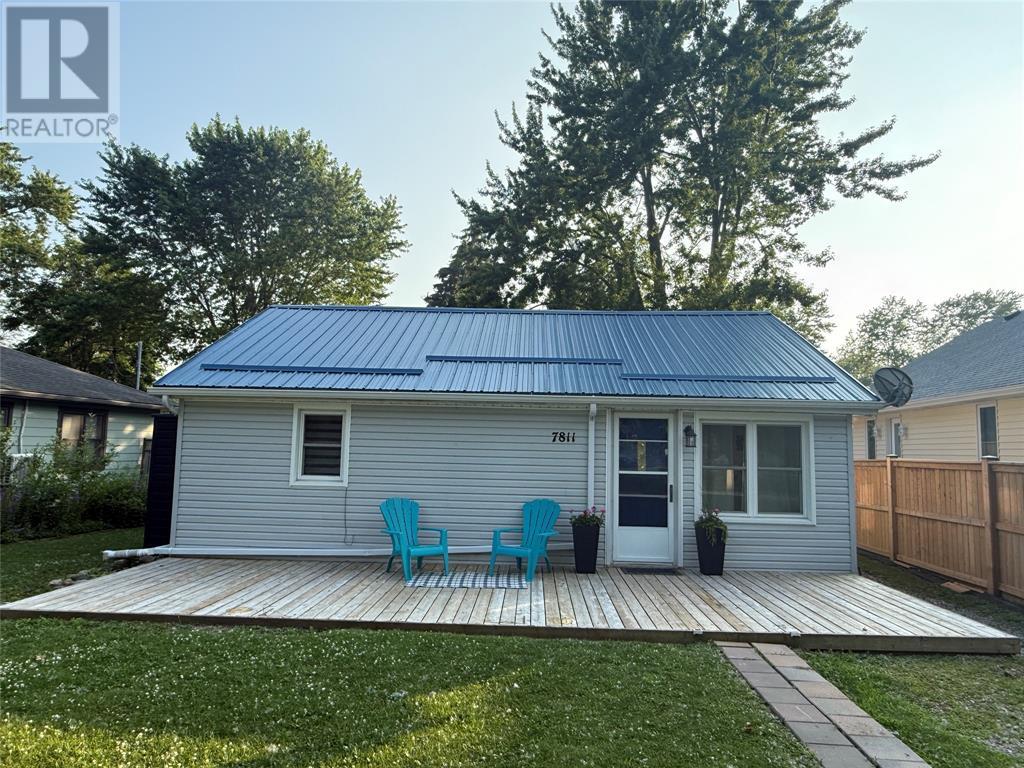 7811 KEN STREET, Plympton-Wyoming