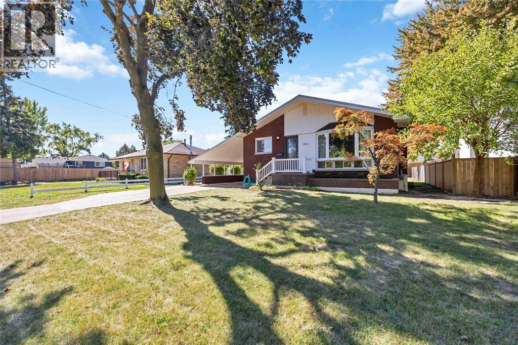 961 Ennisclaire DRIVE, Sarnia