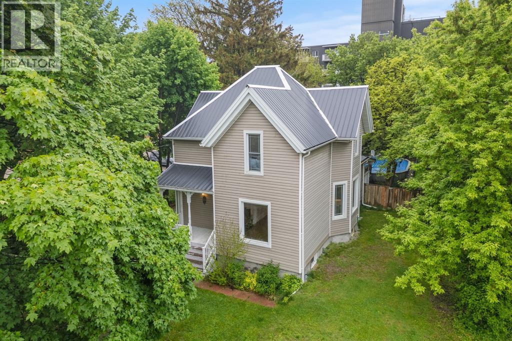 156 QUEEN STREET, Sarnia
