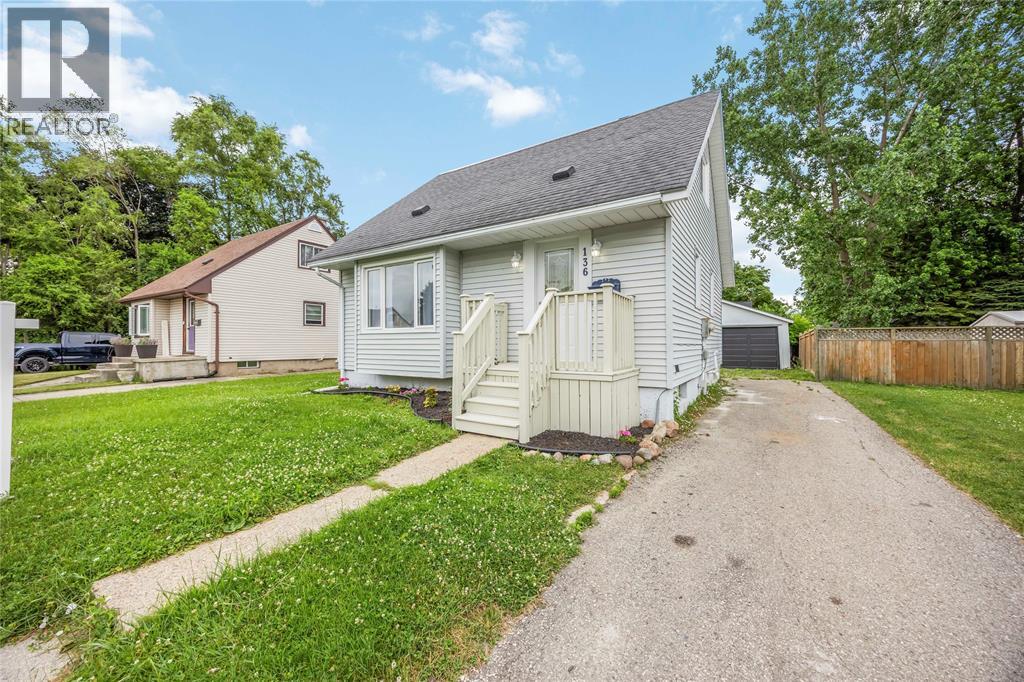 136 Chestnut AVENUE, Sarnia