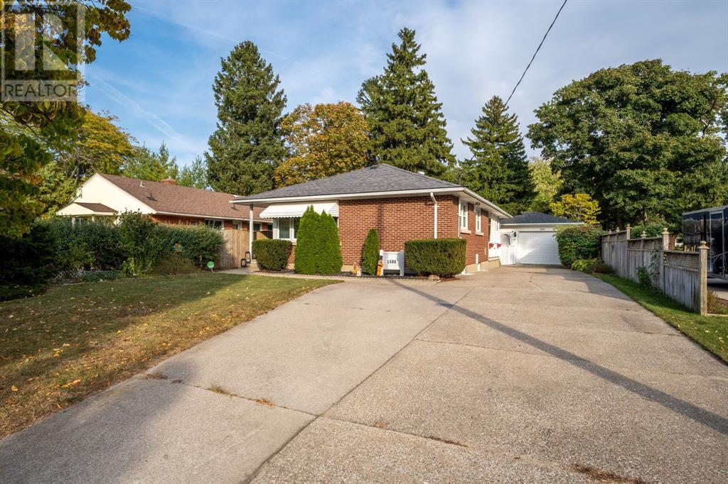 1586 ROWE AVENUE, Sarnia