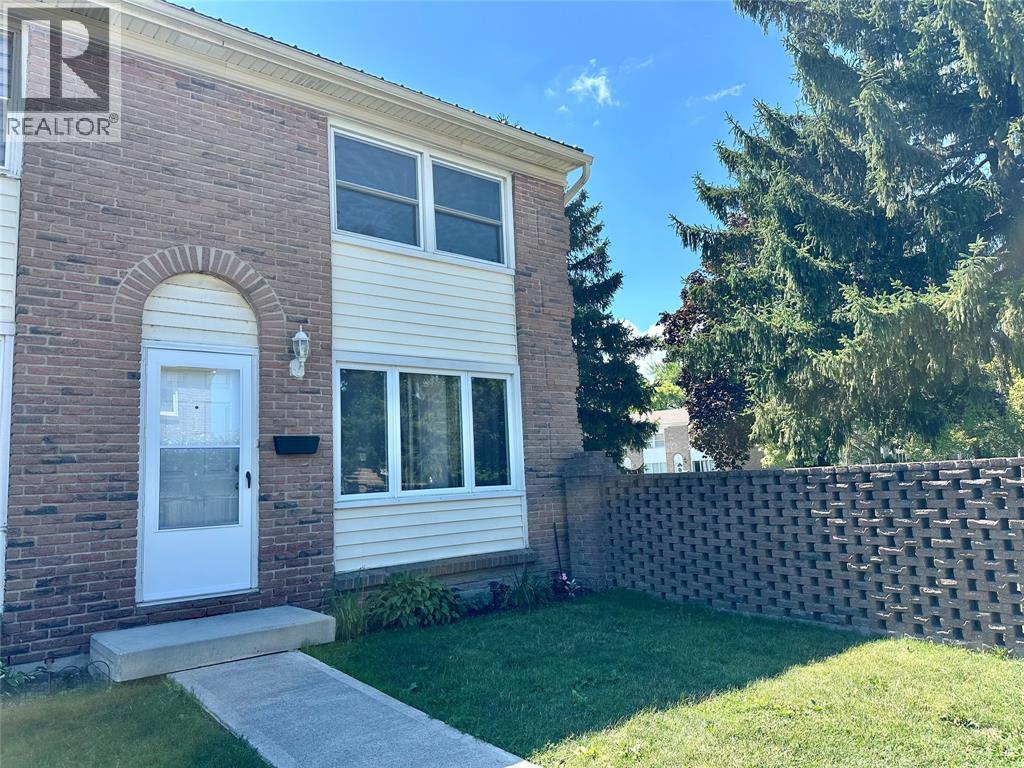 885 CARLETON PLACE UnitNo. 1, Sarnia