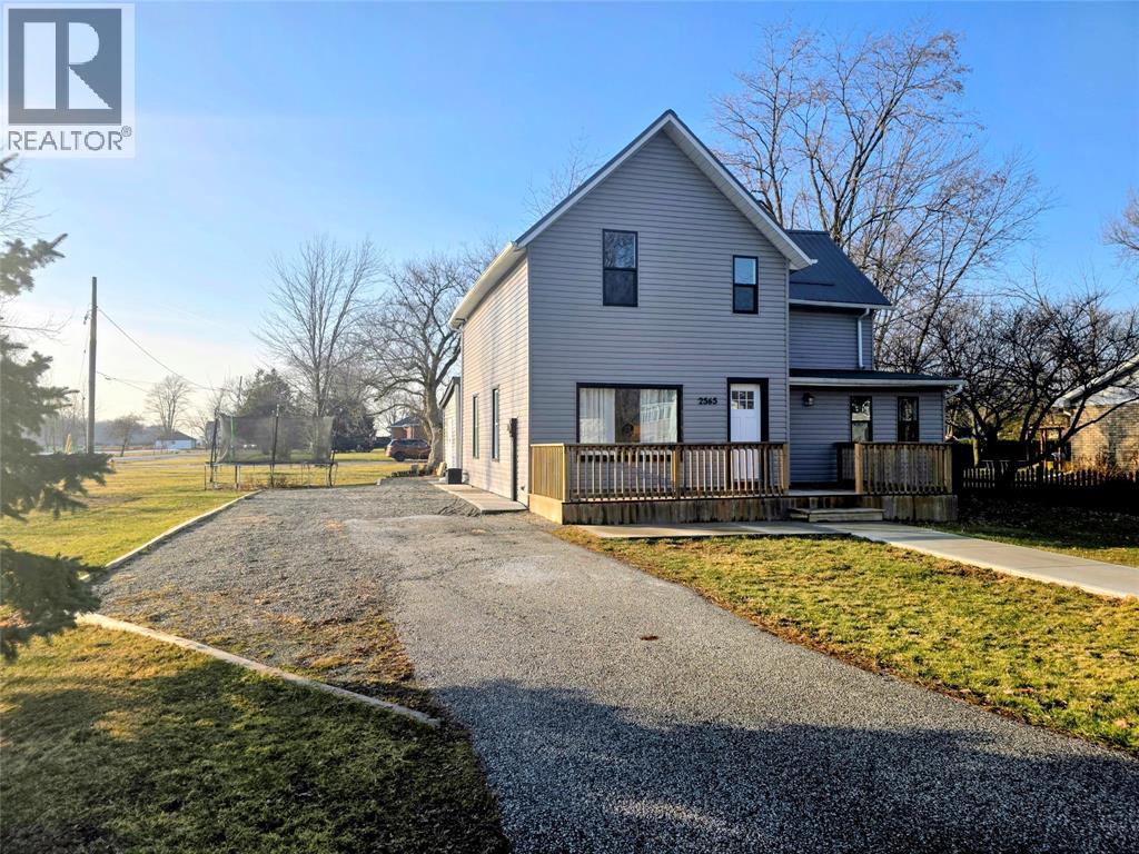 2565 ELIZABETH STREET, Oil Springs