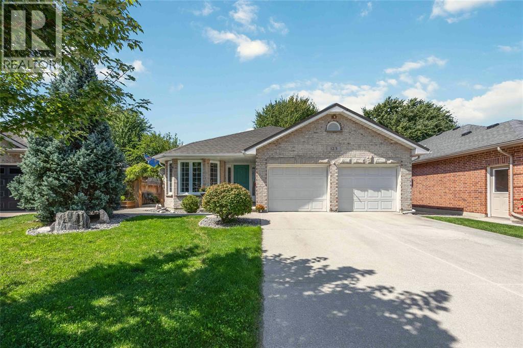 123 Cassandra BOULEVARD, Sarnia