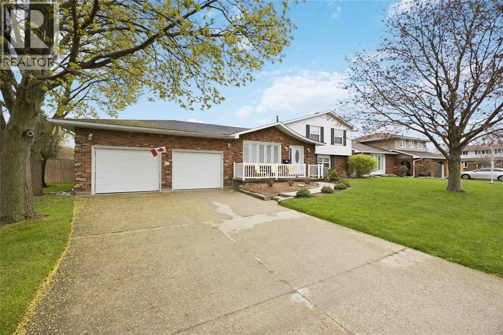 23 DUKINFIELD COURT, Sarnia