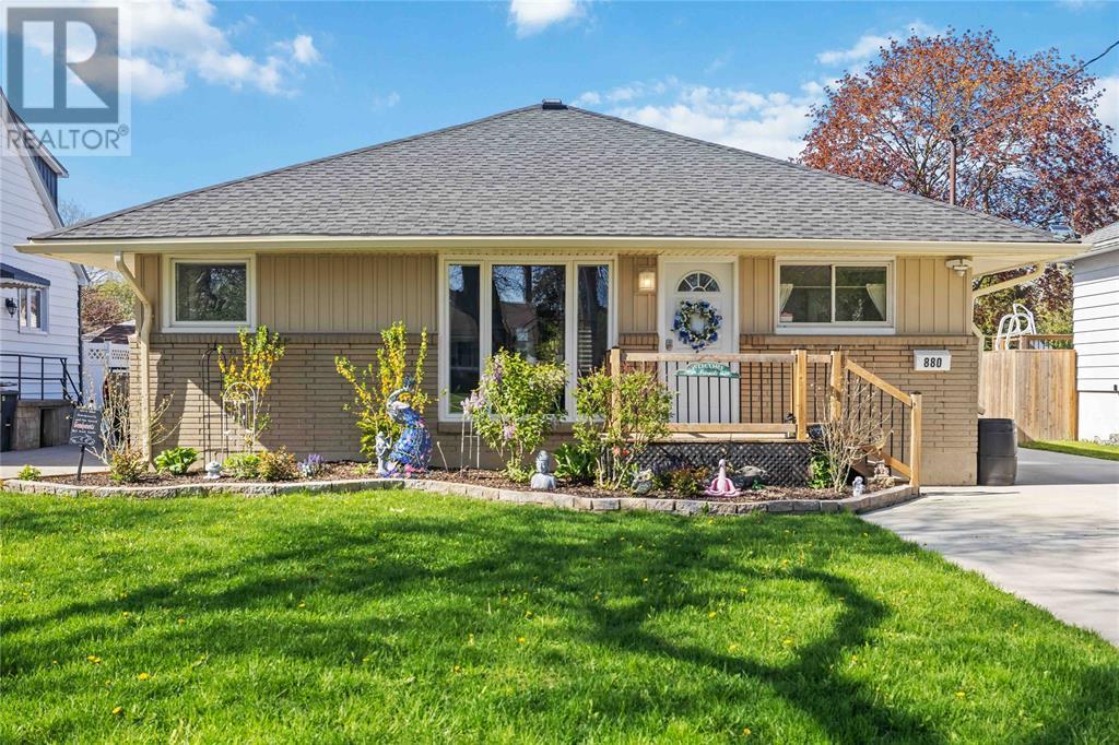 880 Devine STREET, Sarnia