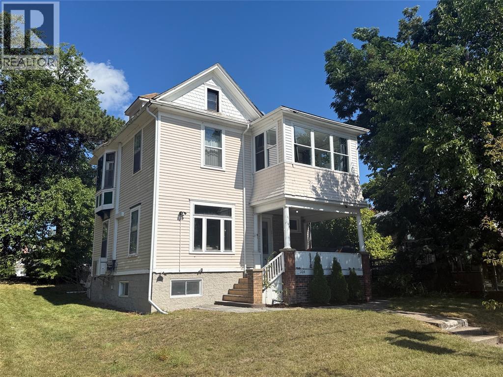 204 London ROAD, Sarnia