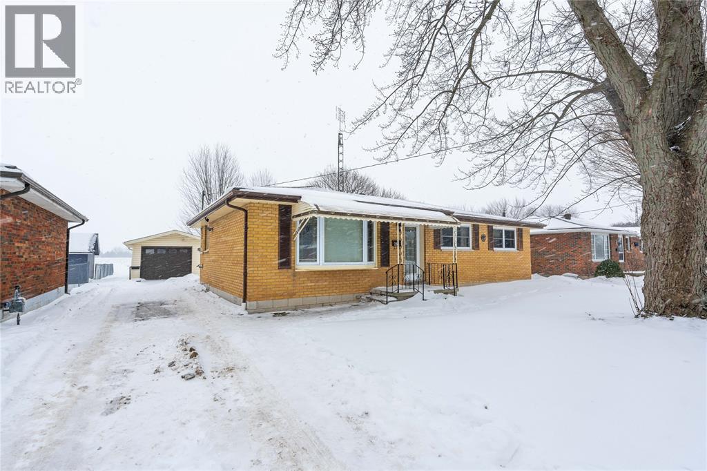 28 HIGHLAND DRIVE, Wallaceburg