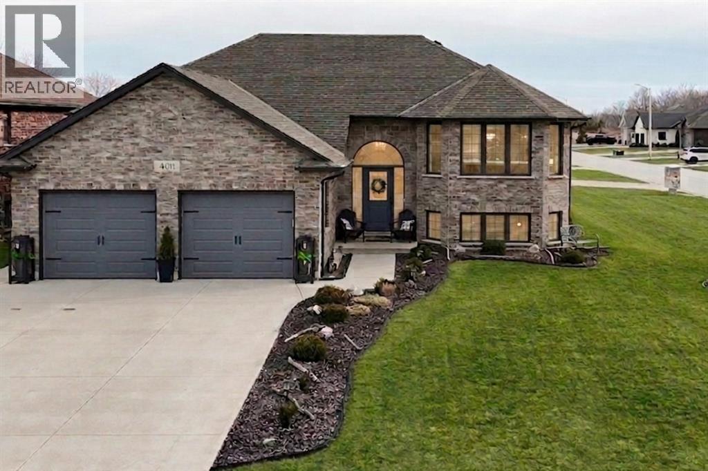 4011 Englehart DRIVE, Petrolia