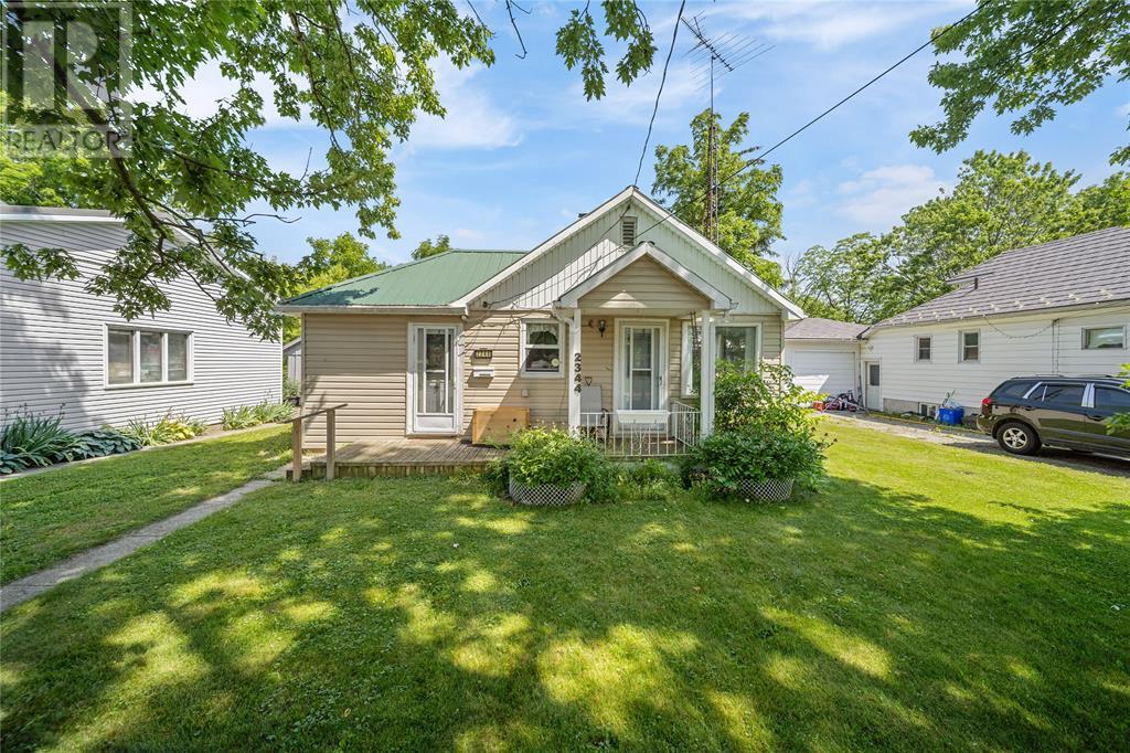 2344 Sydenham AVENUE, St Clair