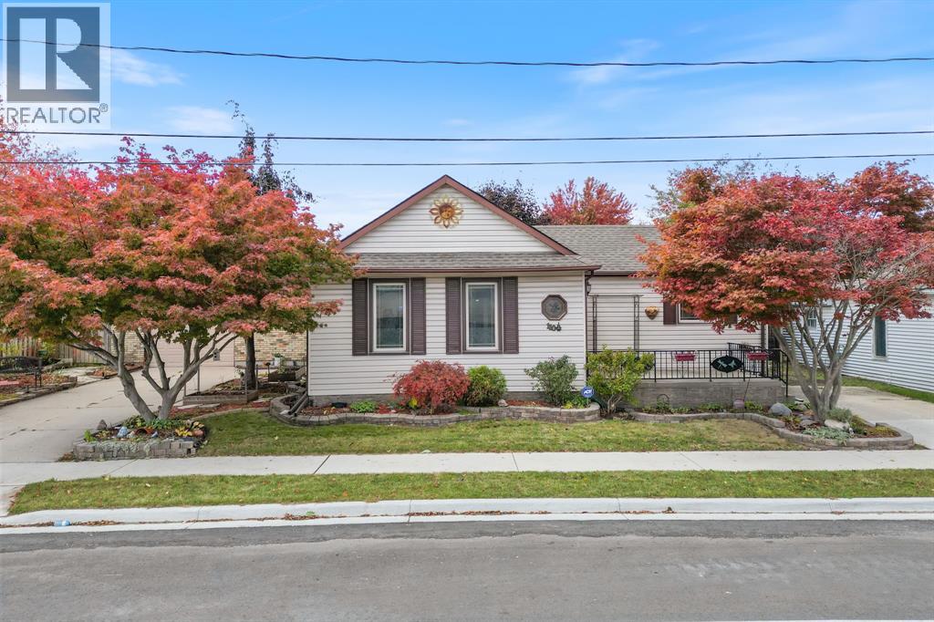 110 ST CLAIR STREET, Point Edward