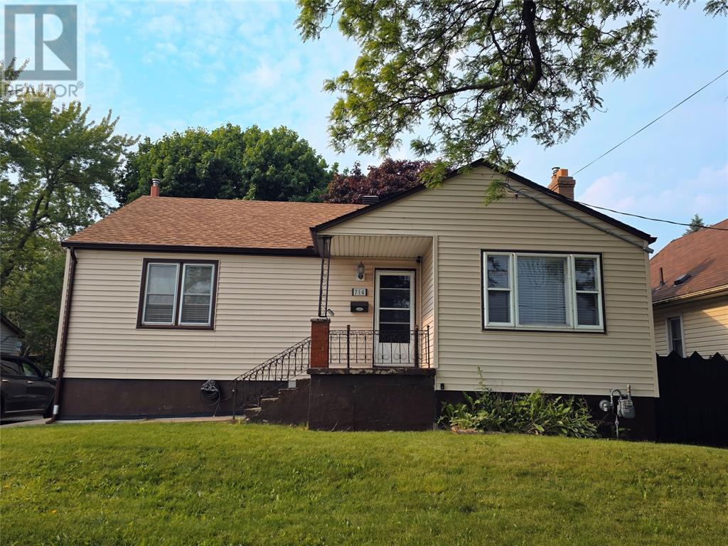 714 CAMPBELL STREET, Sarnia
