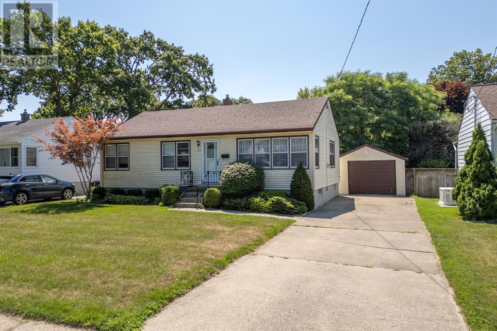 751 KEMSLEY DRIVE, Sarnia