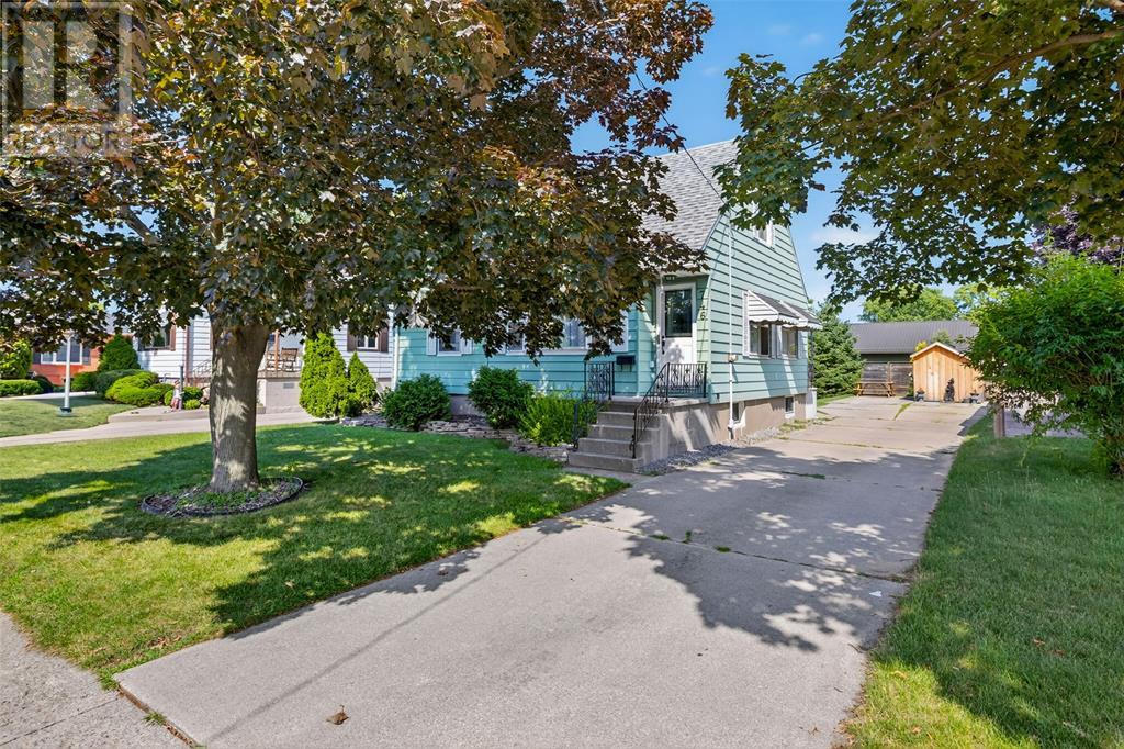 746 Oxford STREET, Sarnia