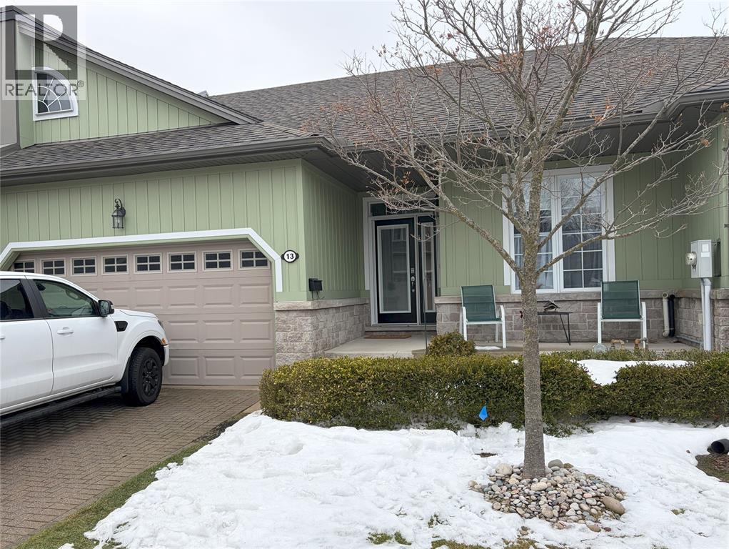 13 OAKWOOD LINKS LANE, Grand Bend