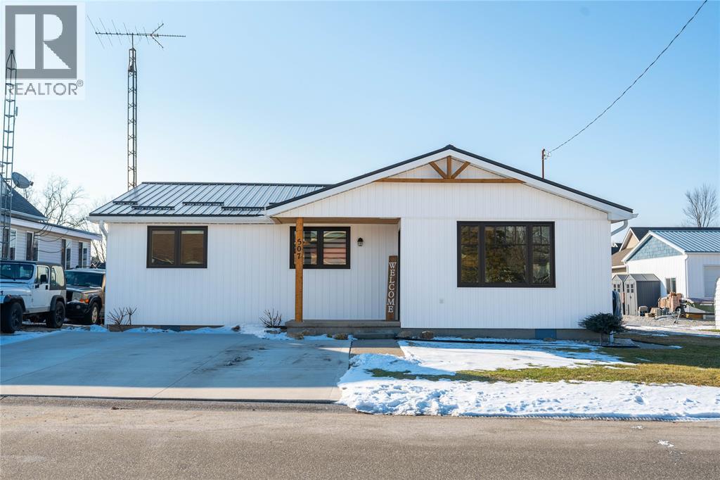 507 JOHN STREET, Port Lambton