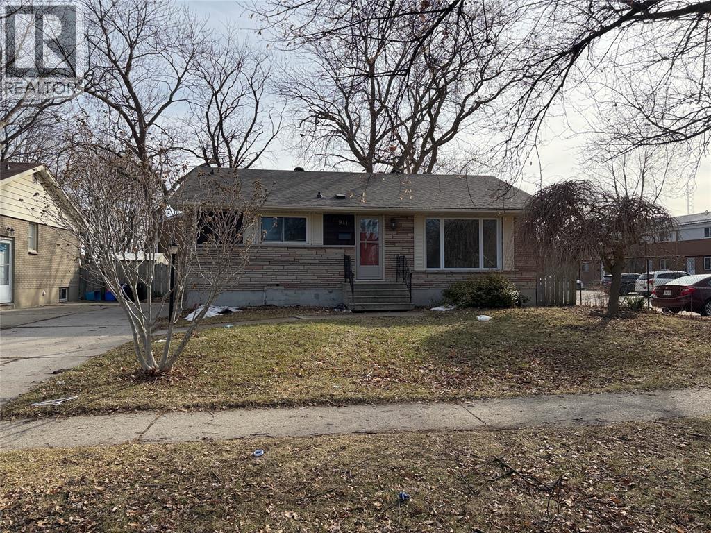 941 BENNETT STREET, Sarnia