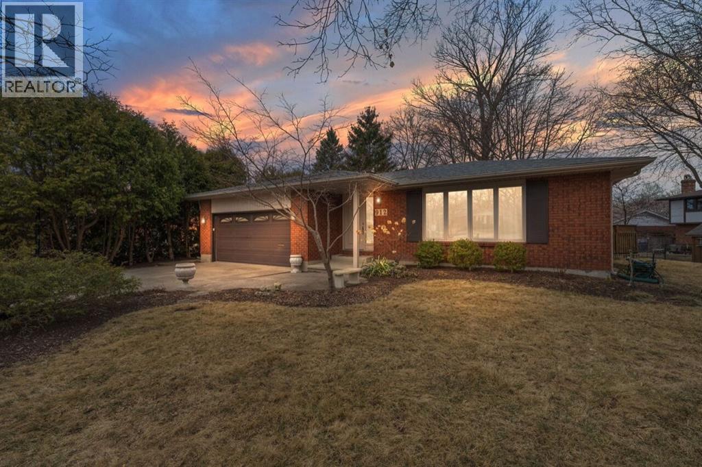 912 VARSITY CRESCENT, Sarnia