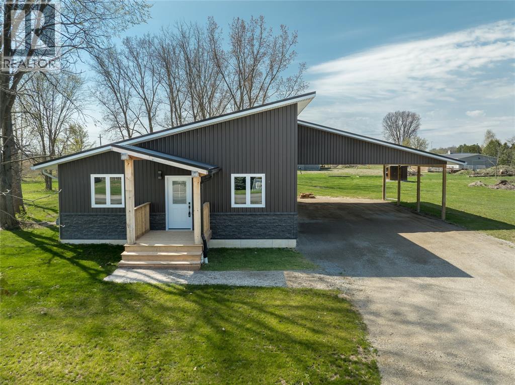 4589 VICTORIA STREET, Oil Springs