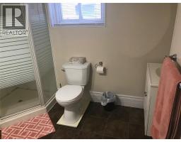 217 Kathleen AVENUE - 16