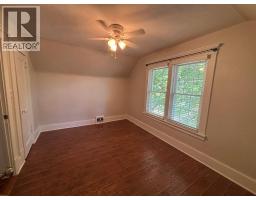 217 Kathleen AVENUE - 9
