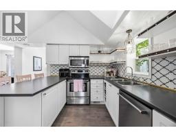 554 NIAGARA STREET - 21