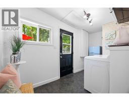 554 NIAGARA STREET - 28