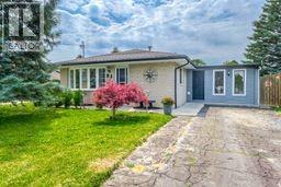 61 Dauw AVENUE - 1