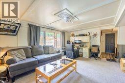 61 Dauw AVENUE - 11