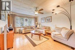 61 Dauw AVENUE - 19