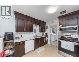 13 CANARY CRESCENT - 11