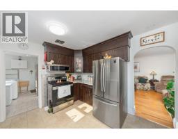 13 CANARY CRESCENT - 12