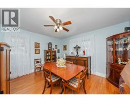 13 CANARY CRESCENT - 16