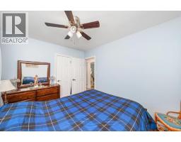 13 CANARY CRESCENT - 18