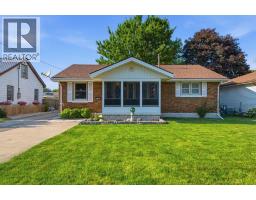 13 CANARY CRESCENT - 2