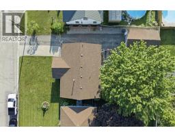 13 CANARY CRESCENT - 32