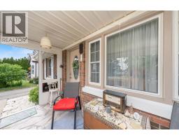 13 CANARY CRESCENT - 5
