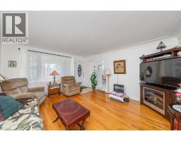 13 CANARY CRESCENT - 8