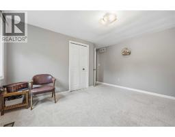 914 VARSITY CRESCENT - 18