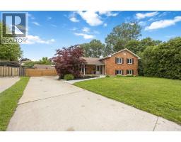 914 VARSITY CRESCENT - 2