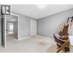 914 VARSITY CRESCENT - 22