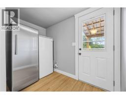 914 VARSITY CRESCENT - 28