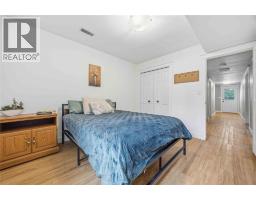914 VARSITY CRESCENT - 30
