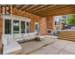 914 VARSITY CRESCENT - 38