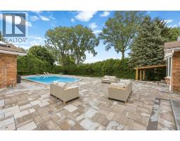 914 VARSITY CRESCENT - 39