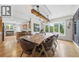 914 VARSITY CRESCENT - 6