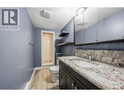 267 Ross AVENUE - 18