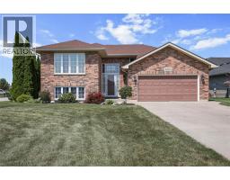 4026 Applewood DRIVE - 1