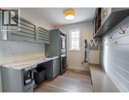 3613 Queen STREET - 28